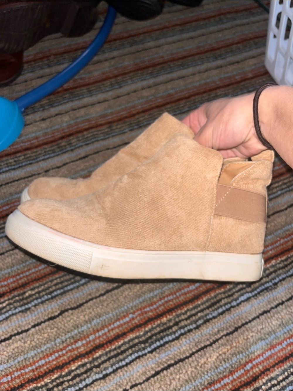 Women’s Casual Slip-On Suede Sneakers in Tan